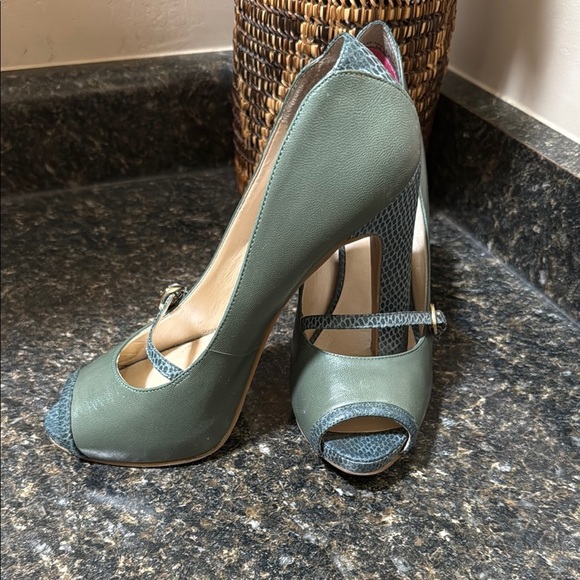 Nine West Hope Leather Pumps Peep Toe Strap 4.5" Block Heel Green Women 8.5 - Picture 1 of 4
